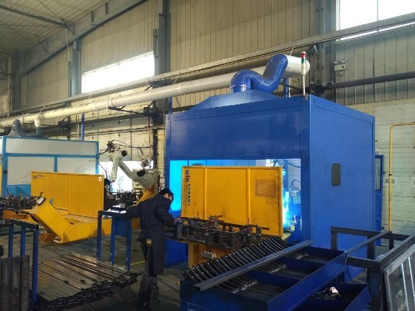 智能電動床焊接工作站！